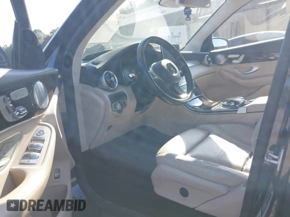 ✅ 2016 Mercedes-Benz GLC 300 • VIN: WDC0G4JB3GF019906 • Lot: 43143641. Listed on IAAI with 127,650 mi. Free auction sales archive from the USA and detailed vehicle history report at DreamBid. Image 5.
