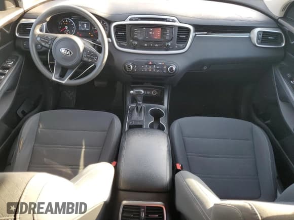 ✅ 2017 Kia Sorento LX • VIN: 5XYPG4A50HG197432 • Лот: 90760055. Опубликован ранее на Copart с пробегом 99 882 миль. Бесплатный доступ к архиву аукционных продаж из США и подробный отчёт об истории автомобиля на DreamBid. Изображение 8.