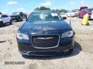 ✅ 2015 Chrysler 300 C • VIN: 2C3CCAEG4FH842008 • Lot: 43070434. Wystawiony na IAAI z przebiegiem 108 365 mil. Bezpłatny archiwum sprzedaży aukcyjnych z USA i szczegółowy raport historii pojazdu na DreamBid. Zdjęcie 12.