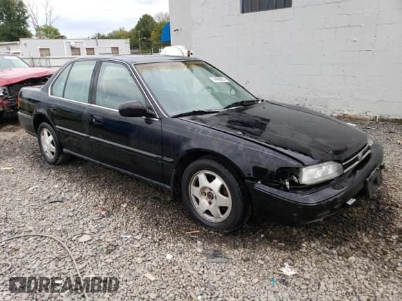 ✅ 1993 Honda Accord • VIN: 1HGCB7698PA147436 • Lot: 74496684. Wystawiony na Copart z przebiegiem 181 139 mil. Bezpłatny archiwum sprzedaży aukcyjnych z USA i szczegółowy raport historii pojazdu na DreamBid. Zdjęcie 4.