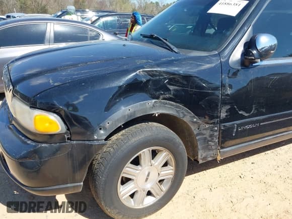 ✅ 2002 Lincoln Blackwood • VIN: 5LTEW05A22KJ02863 • Lot: 41886381. Listed on IAAI with 180,527 mi. Free auction sales archive from the USA and detailed vehicle history report at DreamBid. Image 6.