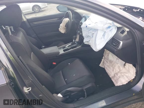 ✅ 2020 Honda Accord LX • VIN: 1HGCV1F15LA033502 • Lot: 43361799. Listed on IAAI with 51,086 mi. Free auction sales archive from the USA and detailed vehicle history report at DreamBid. Image 5.