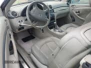 ✅ 2004 Mercedes-Benz CLK 320 • VIN: WDBTK65GX4T017827 • Lot: 71733924. Wystawiony na Copart z przebiegiem 139 585 mil. Bezpłatny archiwum sprzedaży aukcyjnych z USA i szczegółowy raport historii pojazdu na DreamBid. Zdjęcie 8.