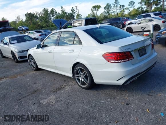 ✅ 2015 Mercedes-Benz E 350 Sport • VIN: WDDHF8JB8FB119451 • Lot: 43605914. Listed on IAAI with 112,666 mi. Free auction sales archive from the USA and detailed vehicle history report at DreamBid. Image 3.