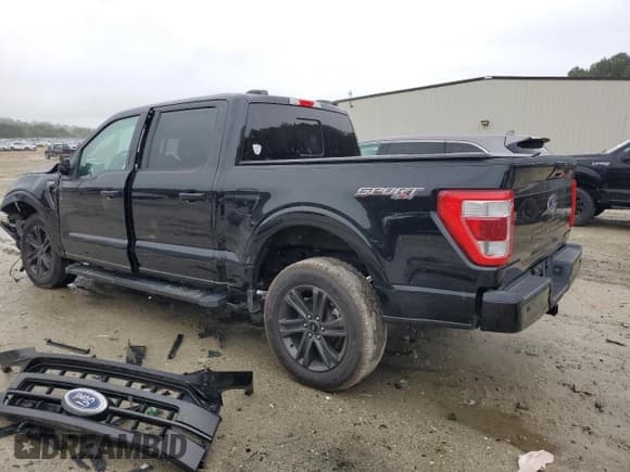 ✅ 2021 Ford F-150 Lariat • VIN: 1FTFW1E84MFC16532 • Lot: 80824895. Listed on Copart with 84,895 mi. Free auction sales archive from the USA and detailed vehicle history report at DreamBid. Image 2.