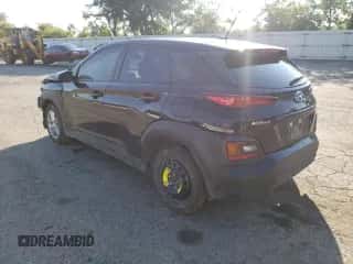 2020 Hyundai Kona SE z VIN KM8K1CAAXLU592482, wystawiony jako Copart lot #57751842 z przebiegiem 28 783 mil mil oraz . Historia ofert i sprzedaży dostępna na DreamBid. Obrazek 3.