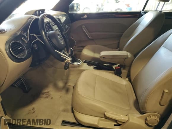 ✅ 2013 Volkswagen Beetle 2.0T • VIN: 3VW7T7AT3DM833685 • Lot: 88919165. Listed on Copart with 109,668 mi. Free auction sales archive from the USA and detailed vehicle history report at DreamBid. Image 7.