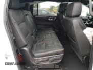 ✅ 2021 Chevrolet Suburban RST • VIN: 1GNSKEKD3MR364826 • Lot: 58685924. Wystawiony na Copart z przebiegiem 73 703 mil. Bezpłatny archiwum sprzedaży aukcyjnych z USA i szczegółowy raport historii pojazdu na DreamBid. Zdjęcie 11.