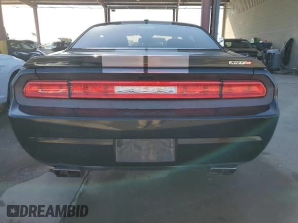 ✅ 2012 Dodge Challenger SRT-8 392 • VIN: 2C3CDYCJ8CH137762 • Lot: 45480925. Wystawiony na Copart z przebiegiem 85 383 mil. Bezpłatny archiwum sprzedaży aukcyjnych z USA i szczegółowy raport historii pojazdu na DreamBid. Zdjęcie 6.