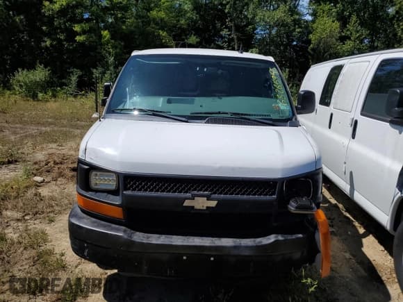 ✅ 2014 Chevrolet Express Cargo • VIN: 1GCSGAFX9E1109427 • Lot: 68265955. Wystawiony na Copart z przebiegiem 147 383 mil. Bezpłatny archiwum sprzedaży aukcyjnych z USA i szczegółowy raport historii pojazdu na DreamBid. Zdjęcie 5.