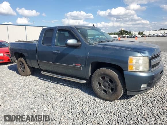 ✅ 2008 Chevrolet Silverado 1500 2LT • VIN: 2GCEC19Y881109091 • Lot: 91432145. Wystawiony na Copart z przebiegiem 138 479 mil. Bezpłatny archiwum sprzedaży aukcyjnych z USA i szczegółowy raport historii pojazdu na DreamBid. Zdjęcie 4.