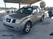 ✅ 2007 Nissan Frontier SE • VIN: 1N6AD07U67C439422 • Lot: 42511530. Wystawiony na IAAI z przebiegiem 236 519 mil. Bezpłatny archiwum sprzedaży aukcyjnych z USA i szczegółowy raport historii pojazdu na DreamBid. Zdjęcie 2.