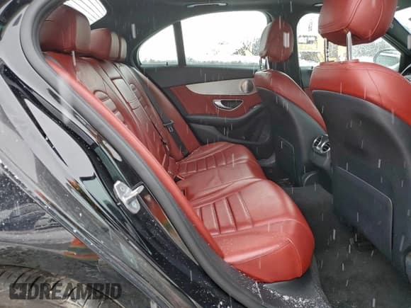 ✅ 2019 Mercedes-Benz C 300 • VIN: 55SWF8EB2KU300630 • Lot: 91860695. Wystawiony na Copart z przebiegiem 92 299 mil. Bezpłatny archiwum sprzedaży aukcyjnych z USA i szczegółowy raport historii pojazdu na DreamBid. Zdjęcie 10.
