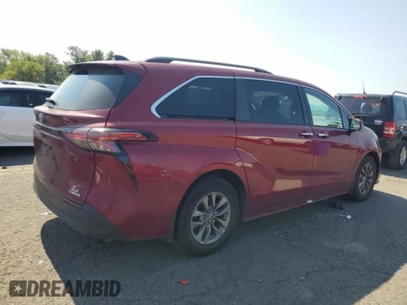 ✅ 2022 Toyota Sienna XLE • VIN: 5TDYSKFC0NS052081 • Lot: 81553855. Listed on Copart with 216,872 mi. Free auction sales archive from the USA and detailed vehicle history report at DreamBid. Image 3.