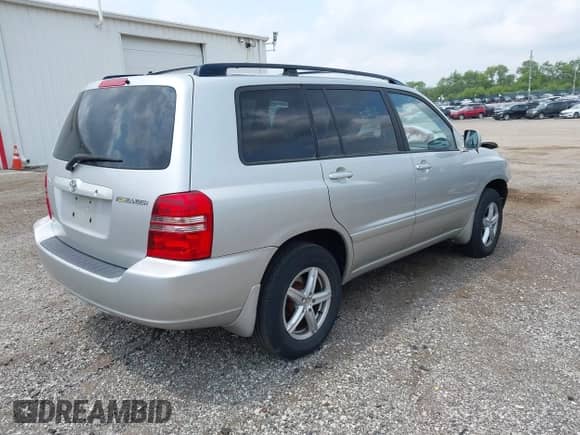 2001 Toyota Highlander с VIN JTEGF21AX10021788, выставлен на аукционе IAAI как лот 42465359 с пробегом 173 509 миль миль и . История ставок и продаж доступна на DreamBid. Изображение 4.