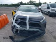 ✅ 2023 Toyota RAV4 XLE • VIN: 2T3W1RFV8PC239706 • Lot: 42768871. Wystawiony na IAAI z przebiegiem 83 793 mil. Bezpłatny archiwum sprzedaży aukcyjnych z USA i szczegółowy raport historii pojazdu na DreamBid. Zdjęcie 12.