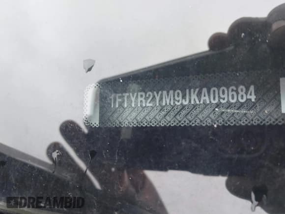 ✅ 2018 Ford Transit • VIN: 1FTYR2YM9JKA09684 • Lot: 41713012. Wystawiony na IAAI z przebiegiem 130 310 mil. Bezpłatny archiwum sprzedaży aukcyjnych z USA i szczegółowy raport historii pojazdu na DreamBid. Zdjęcie 9.