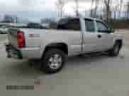 ✅ 2006 Chevrolet Silverado 1500 LS • VIN: 2GCEK19B761111443 • Lot: 78503734. Wystawiony na Copart z przebiegiem 185 283 mil mil. Skorzystaj z bezpłatnego archiwum sprzedaży aukcyjnych z USA i zobacz szczegółowy raport historii pojazdu na DreamBid. Zdjęcie 3.