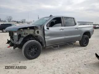 ✅ 2021 Chevrolet Silverado 1500 Custom Trail Boss • VIN: 3GCPYCELXMG285450 • Lot: 47127795. Wystawiony na Copart z przebiegiem 79 628 mil. Bezpłatny archiwum sprzedaży aukcyjnych z USA i szczegółowy raport historii pojazdu na DreamBid. Zdjęcie 1.