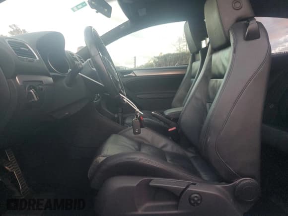 ✅ 2013 Volkswagen Golf R w/Sunroof & Navi • VIN: WVWRF7AJXDW076124 • Lot: 90798845. Wystawiony na Copart z przebiegiem 122 605 mil. Bezpłatny archiwum sprzedaży aukcyjnych z USA i szczegółowy raport historii pojazdu na DreamBid. Zdjęcie 7.