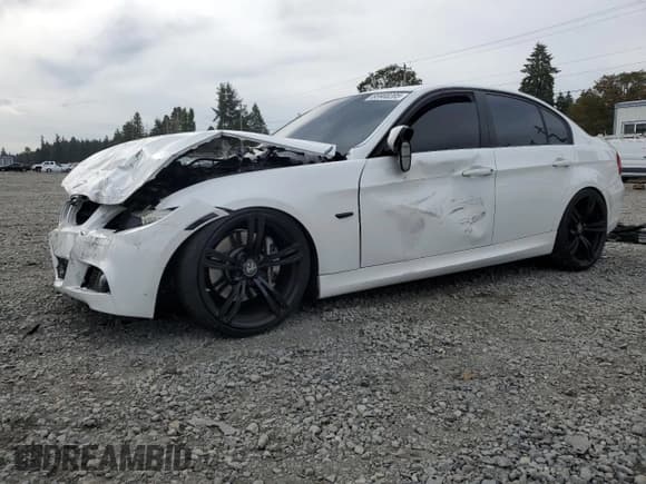 ✅ 2010 BMW 3 Series 335i • VIN: WBAPM7C52AA366988 • Lot: 85900205. Wystawiony na Copart z przebiegiem 114 177 mil. Bezpłatny archiwum sprzedaży aukcyjnych z USA i szczegółowy raport historii pojazdu na DreamBid. Zdjęcie 1.