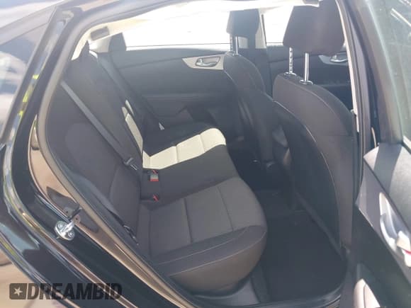 ✅ 2024 Kia Forte LXS • VIN: 3KPF24AD9RE725436 • Lot: 43254328. Wystawiony na IAAI z przebiegiem 13 228 mil. Bezpłatny archiwum sprzedaży aukcyjnych z USA i szczegółowy raport historii pojazdu na DreamBid. Zdjęcie 8.