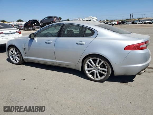 ✅ 2011 Jaguar XF Premium • VIN: SAJWA0GB0BLR97583 • Лот: 69082944. Опубликован ранее на Copart с пробегом 104 659 миль. Бесплатный доступ к архиву аукционных продаж из США и подробный отчёт об истории автомобиля на DreamBid. Изображение 2.