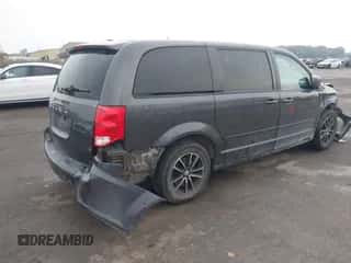 2017 Dodge Grand Caravan SXT z VIN 2C4RDGCG2HR834205, wystawiony jako IAAI lot #43274760 z przebiegiem 143 237 mil mil oraz . Historia ofert i sprzedaży dostępna na DreamBid. Obrazek 4.
