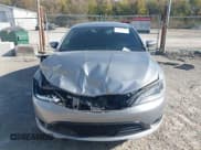 ✅ 2015 Chrysler 200 S • VIN: 1C3CCCDG5FN648852 • Lot: 43619251. Wystawiony na IAAI z przebiegiem 199 323 mil. Bezpłatny archiwum sprzedaży aukcyjnych z USA i szczegółowy raport historii pojazdu na DreamBid. Zdjęcie 12.