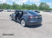 ✅ 2022 Tesla Model 3 Long Range • VIN: 5YJ3E1EB0NF124664 • Lot: 34246337. Wystawiony na IAAI z przebiegiem Nie podano. Bezpłatny archiwum sprzedaży aukcyjnych z USA i szczegółowy raport historii pojazdu na DreamBid. Zdjęcie 3.