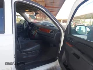 ✅ 2013 Chevrolet Tahoe LT • VIN: 1GNSKBE02DR379289 • Лот: 43664271. Опубликован ранее на IAAI с пробегом 163 086 миль. Бесплатный доступ к архиву аукционных продаж из США и подробный отчёт об истории автомобиля на DreamBid. Изображение 5.