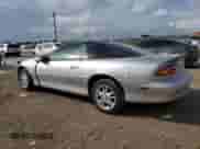 2000 Chevrolet Camaro Z28 z VIN 2G1FP22G6Y2156722, wystawiony jako Copart lot #45156165 z przebiegiem 123 955 mil mil oraz Szkoda całkowita • Salvage title. Historia ofert i sprzedaży dostępna na DreamBid. Obrazek 2.