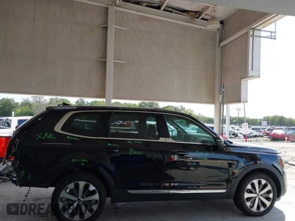 ✅ 2021 Kia Telluride EX • VIN: 5XYP34HC3MG139826 • Lot: 43370992. Listed on IAAI with 42,911 mi. Free auction sales archive from the USA and detailed vehicle history report at DreamBid. Image 14.