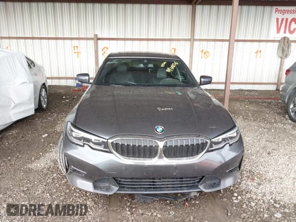 ✅ 2020 BMW 3 Series 330i xDrive • VIN: 3MW5R7J09L8B05601 • Lot: 41939056. Listed on IAAI with 80,572 mi. Free auction sales archive from the USA and detailed vehicle history report at DreamBid. Image 18.