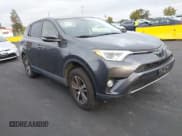 ✅ 2018 Toyota RAV4 XLE • VIN: JTMRFREV5JJ241482 • Лот: 43486718. Опубликован ранее на IAAI с пробегом 34 423 миль. Бесплатный доступ к архиву аукционных продаж из США и подробный отчёт об истории автомобиля на DreamBid. Изображение 1.