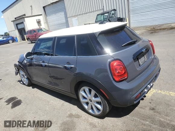 ✅ 2016 MINI Hardtop 4 Door S • VIN: WMWXU3C55G2D30419 • Лот: 63414495. Опубликован ранее на Copart с пробегом 70 945 миль. Бесплатный доступ к архиву аукционных продаж из США и подробный отчёт об истории автомобиля на DreamBid. Изображение 2.