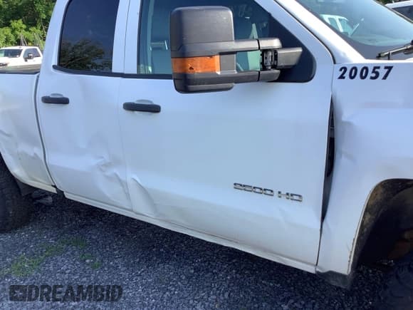 ✅ 2019 Chevrolet Silverado 2500HD Work Truck • VIN: 2GC2KREG4K1211335 • Lot: 42726813. Wystawiony na IAAI z przebiegiem 102 053 mil. Bezpłatny archiwum sprzedaży aukcyjnych z USA i szczegółowy raport historii pojazdu na DreamBid. Zdjęcie 1.