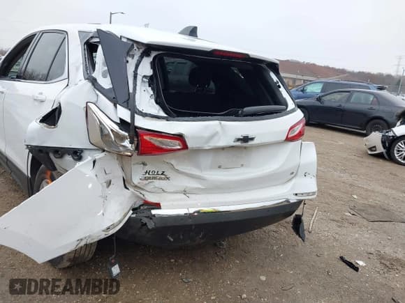 ✅ 2019 Chevrolet Equinox LT • VIN: 3GNAXKEV1KS548592 • Lot: 43757687. Listed on IAAI with 114,075 mi. Free auction sales archive from the USA and detailed vehicle history report at DreamBid. Image 6.