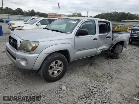 ✅ 2011 Toyota Tacoma • VIN: 3TMLU4EN1BM066411 • Lot: 85929795. Listed on Copart with 165,134 mi. Free auction sales archive from the USA and detailed vehicle history report at DreamBid. Image 1.