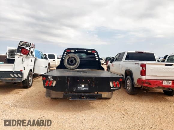 ✅ 2022 Ram 3500 Tradesman • VIN: 3C7WRTCL4NG279871 • Lot: 57682495. Wystawiony na Copart z przebiegiem 65 225 mil. Bezpłatny archiwum sprzedaży aukcyjnych z USA i szczegółowy raport historii pojazdu na DreamBid. Zdjęcie 6.