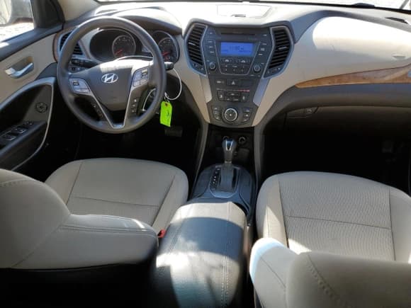 ✅ 2016 Hyundai Santa Fe • VIN: 5XYZTDLB4GG351503 • Лот: 91065285. Опубликован ранее на Copart с пробегом 108 132 миль. Бесплатный доступ к архиву аукционных продаж из США и подробный отчёт об истории автомобиля на DreamBid. Изображение 8.