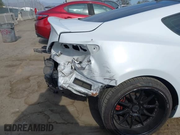 ✅ 2015 Hyundai Genesis Coupe 3.8L Base • VIN: KMHHT6KJ6FU125391 • Lot: 42909739. Wystawiony na IAAI z przebiegiem 135 931 mil. Bezpłatny archiwum sprzedaży aukcyjnych z USA i szczegółowy raport historii pojazdu na DreamBid. Zdjęcie 6.