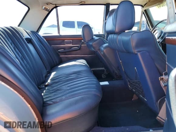 ✅ 1970 Mercedes-Benz 280 • VIN: 10801912057847 • Лот: 68581624. Опубликован ранее на Copart с пробегом 15 928 миль. Бесплатный доступ к архиву аукционных продаж из США и подробный отчёт об истории автомобиля на DreamBid. Изображение 10.