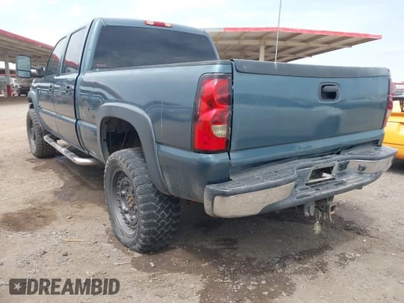 ✅ 2006 Chevrolet Silverado 2500HD LT3 • VIN: 1GCHK23D46F179396 • Лот: 42704575. Опубликован ранее на IAAI с пробегом 239 679 миль. Бесплатный доступ к архиву аукционных продаж из США и подробный отчёт об истории автомобиля на DreamBid. Изображение 3.