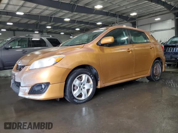 ✅ 2009 Toyota Matrix S • VIN: 2T1KE40E89C020769 • Lot: 62018885. Wystawiony na Copart z przebiegiem 238 462 mil. Bezpłatny archiwum sprzedaży aukcyjnych z USA i szczegółowy raport historii pojazdu na DreamBid. Zdjęcie 1.