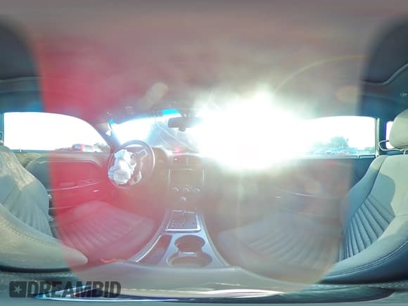 ✅ 2014 Dodge Challenger SXT • VIN: 2C3CDYAG6EH236235 • Lot: 74688144. Wystawiony na Copart z przebiegiem Nie podano. Bezpłatny archiwum sprzedaży aukcyjnych z USA i szczegółowy raport historii pojazdu na DreamBid. Zdjęcie 12.