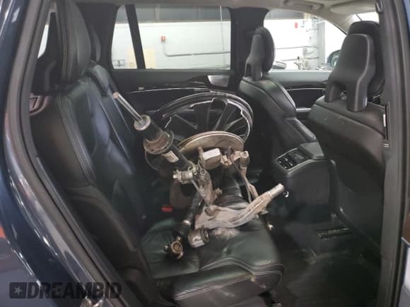 ✅ 2018 Volvo XC90 Momentum • VIN: YV4A22PK7J1385437 • Лот: 90728595. Опубликован ранее на Copart с пробегом 76 123 миль. Бесплатный доступ к архиву аукционных продаж из США и подробный отчёт об истории автомобиля на DreamBid. Изображение 11.