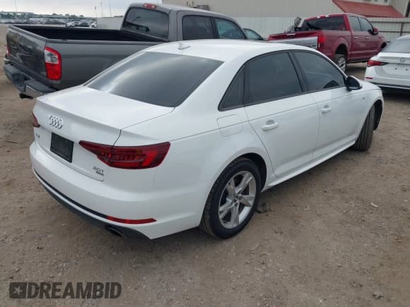 ✅ 2018 Audi A4 Premium • VIN: WAUKMAF49JA112477 • Lot: 43058139. Wystawiony na IAAI z przebiegiem 84 341 mil. Bezpłatny archiwum sprzedaży aukcyjnych z USA i szczegółowy raport historii pojazdu na DreamBid. Zdjęcie 4.