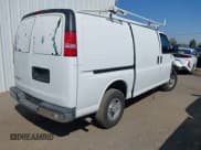 ✅ 2017 Chevrolet Express Cargo • VIN: 1GCWGAFF7H1117779 • Lot: 43076231. Wystawiony na IAAI z przebiegiem 171 178 mil. Bezpłatny archiwum sprzedaży aukcyjnych z USA i szczegółowy raport historii pojazdu na DreamBid. Zdjęcie 4.
