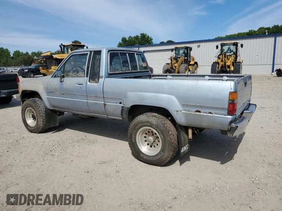 ✅ 1988 Toyota Xtracab Trucks • VIN: JT4RN67P2J8010112 • Lot: 55877335. Wystawiony na Copart z przebiegiem 223 669 mil. Bezpłatny archiwum sprzedaży aukcyjnych z USA i szczegółowy raport historii pojazdu na DreamBid. Zdjęcie 2.
